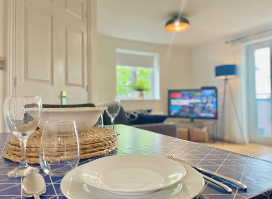 Lovely 2-Bedroom Bristol Apartment. Free Parking. Bagian luar foto