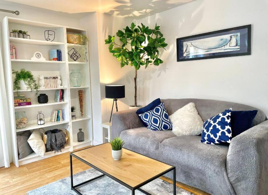 Lovely 2-Bedroom Bristol Apartment. Free Parking. Bagian luar foto