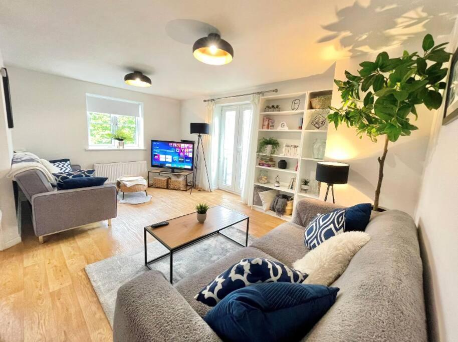 Lovely 2-Bedroom Bristol Apartment. Free Parking. Bagian luar foto